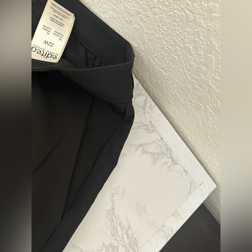 Edited by Remi Bader Women's Trouser Short Plus Size 22W Black High Rise Waist - Picture 2 of 5